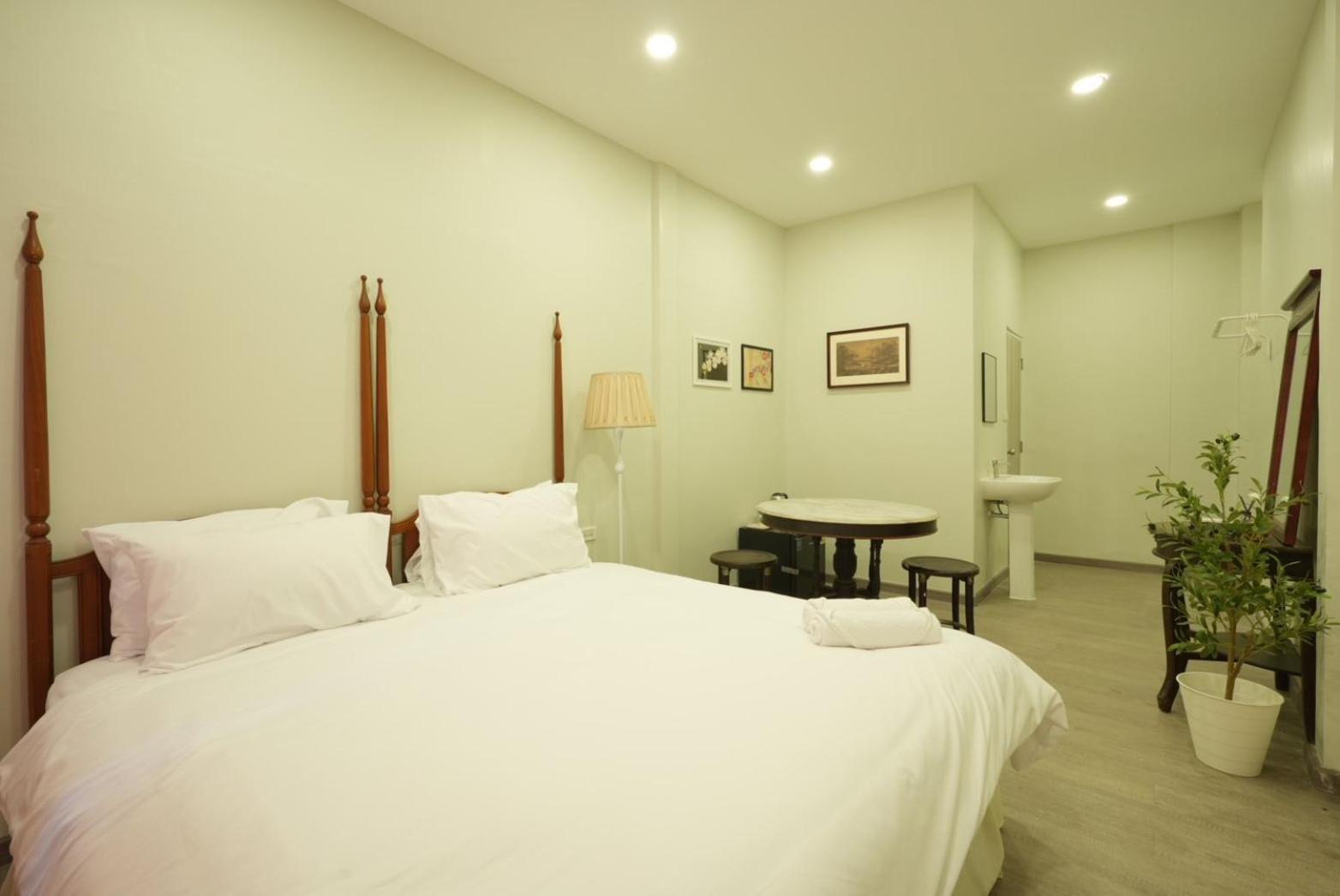 Hidden Dragon Yaowarat Road X Appartement Bangkok Buitenkant foto