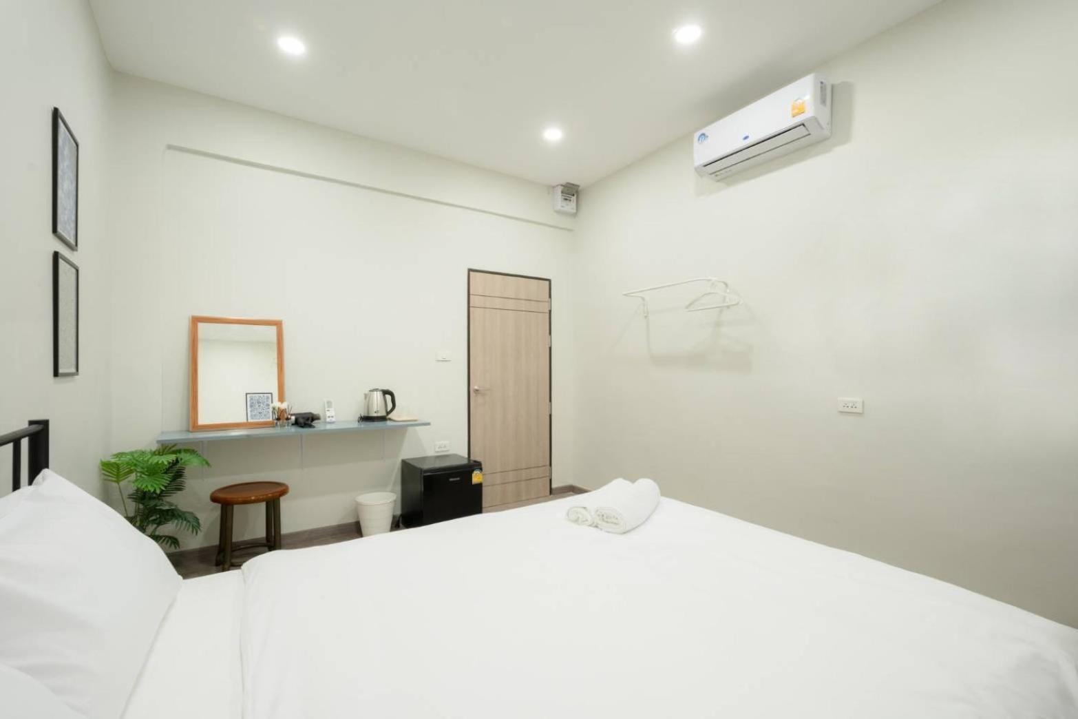 Hidden Dragon Yaowarat Road X Appartement Bangkok Buitenkant foto